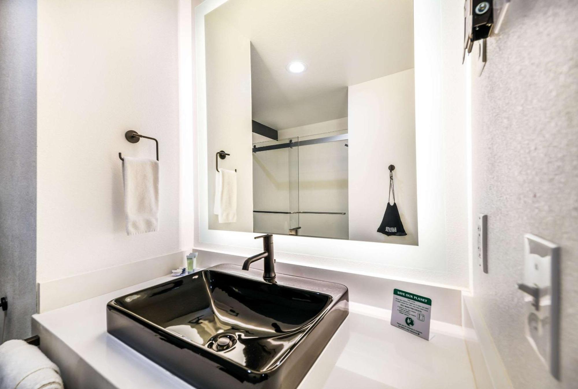 Hy-Lo Hotel, Ascend Hotel Collection Calera المظهر الخارجي الصورة