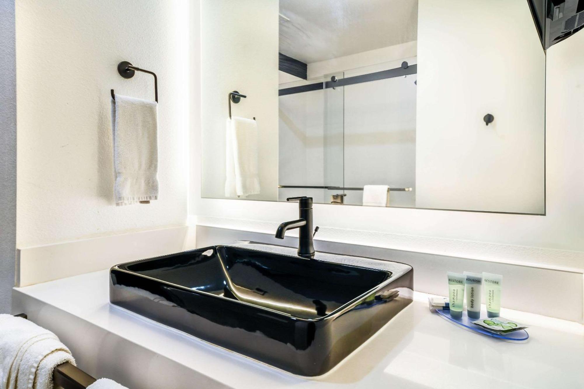 Hy-Lo Hotel, Ascend Hotel Collection Calera المظهر الخارجي الصورة